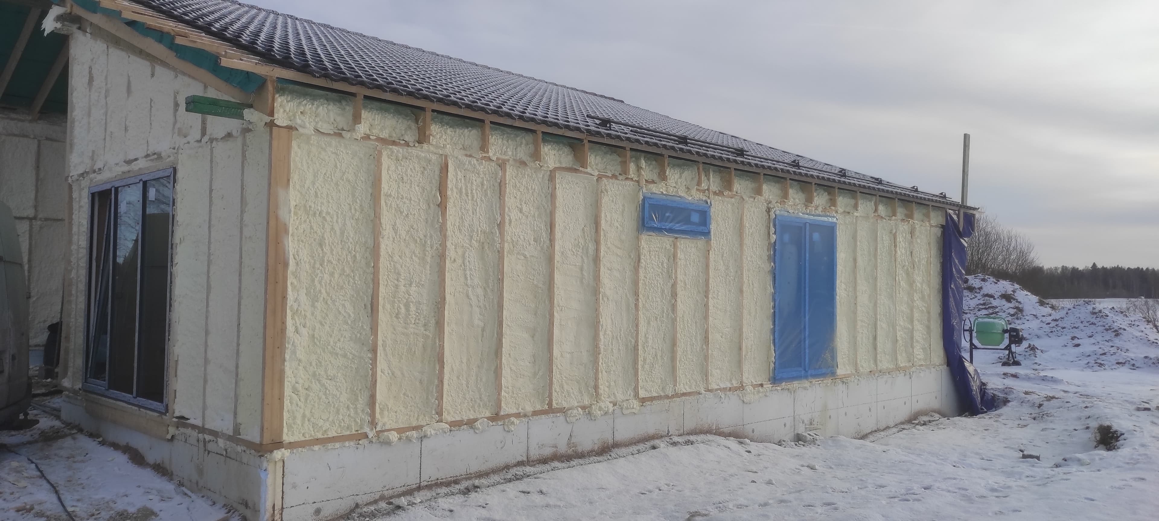 Välissein PUR vahu paigalduse ajal